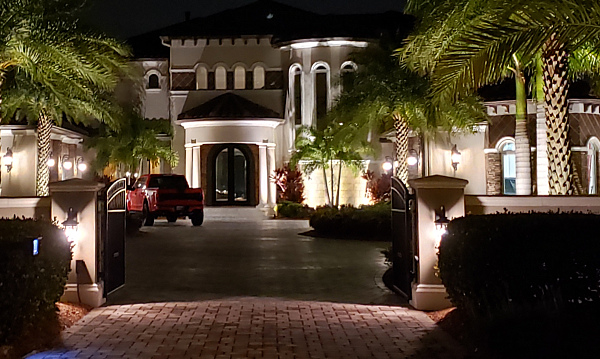 Electrician For Outddor Lighting Tampa - Premier Outdoor Lighting